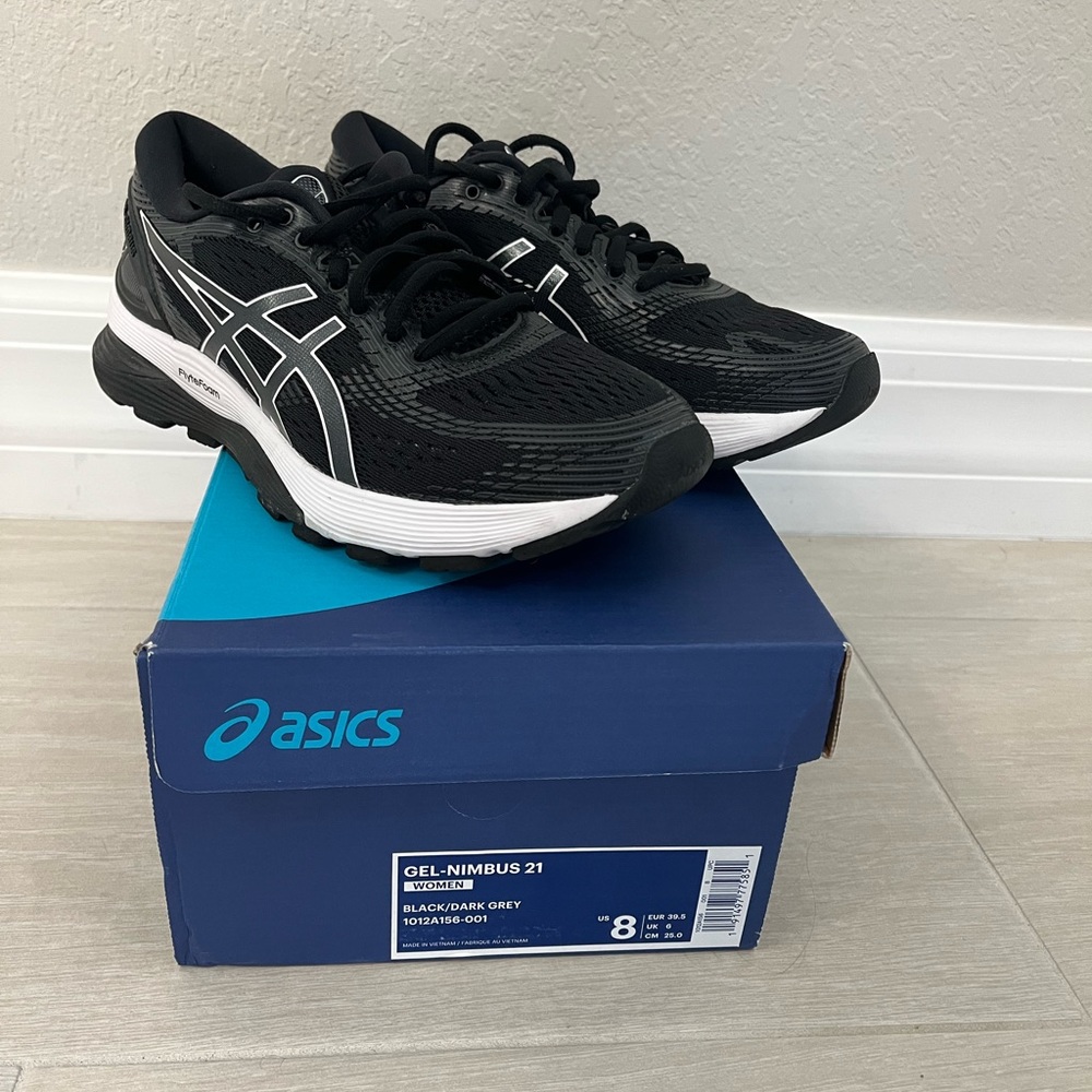 Asics running Gel Nimbus Womens size 8